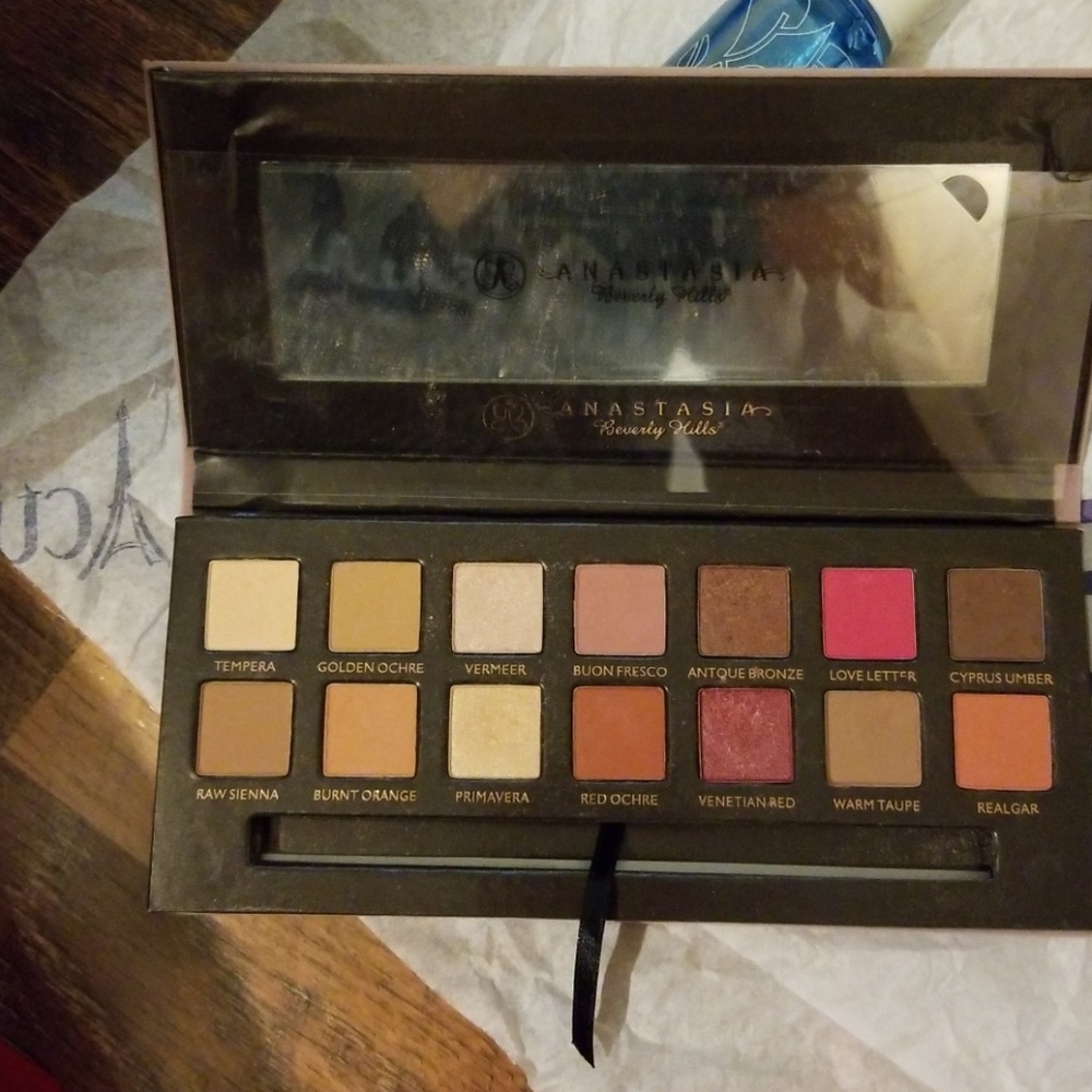 Anastasia pallet
